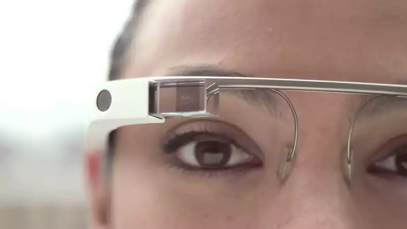 After holding on for 10 years, Google officially discontinues its last Glass headset