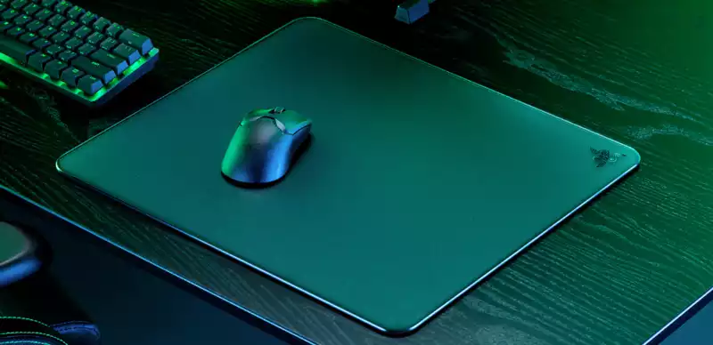 Razer strongly urges people not to set fire to or hit their heads with the "first ever glass gaming mouse mat".